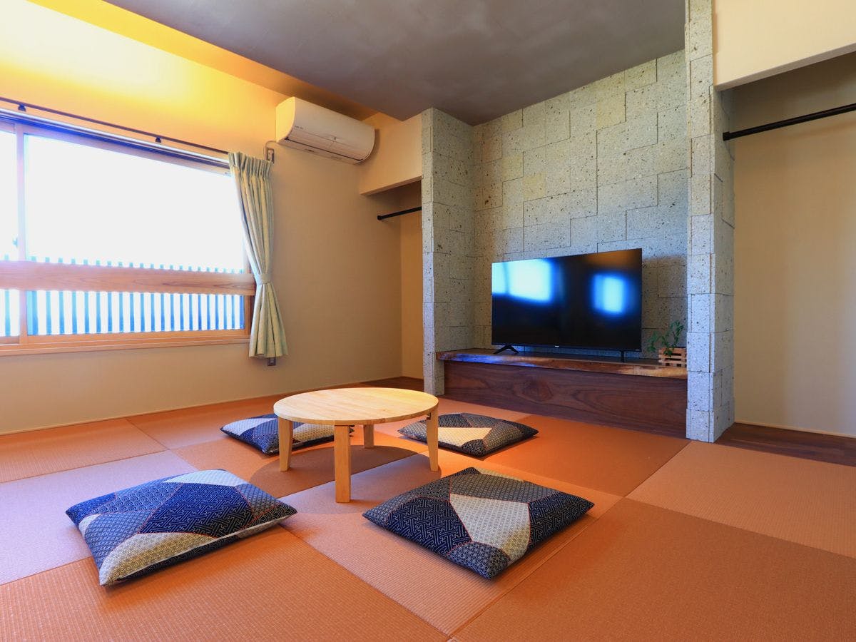 Accommodation with a View of Fishing Fires - Hinode-so