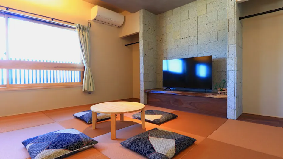 Accommodation with a View of Fishing Fires - Hinode-so