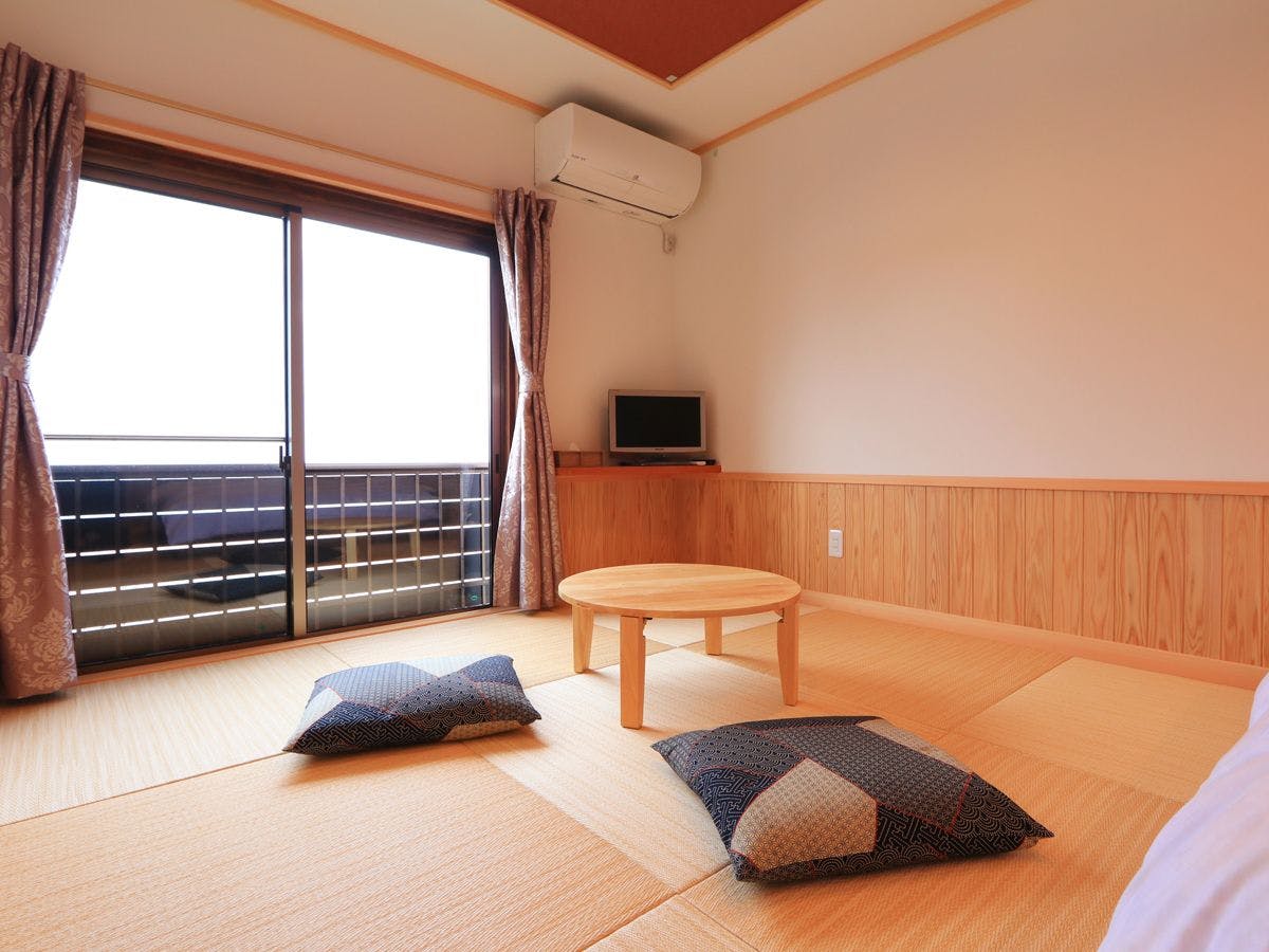 Accommodation with a View of Fishing Fires - Hinode-so