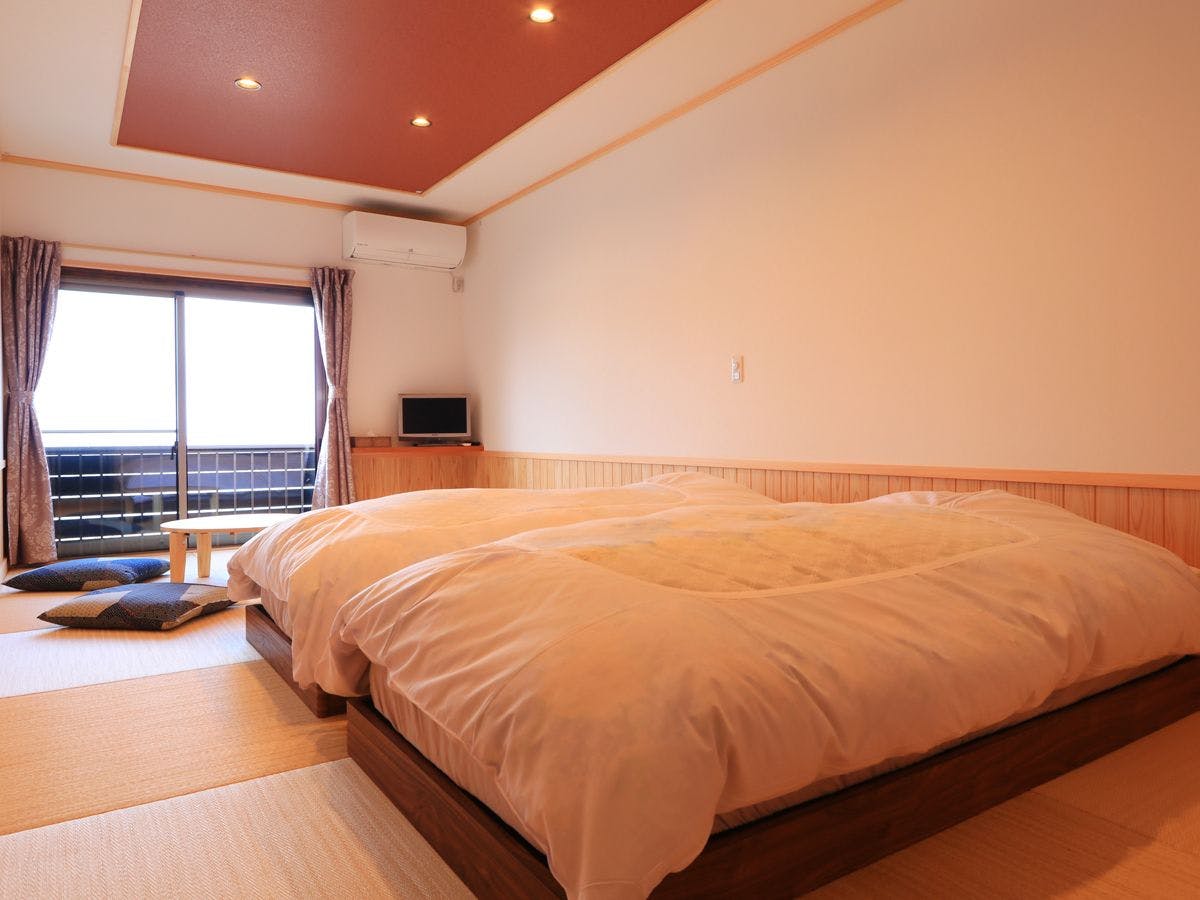 Accommodation with a View of Fishing Fires - Hinode-so