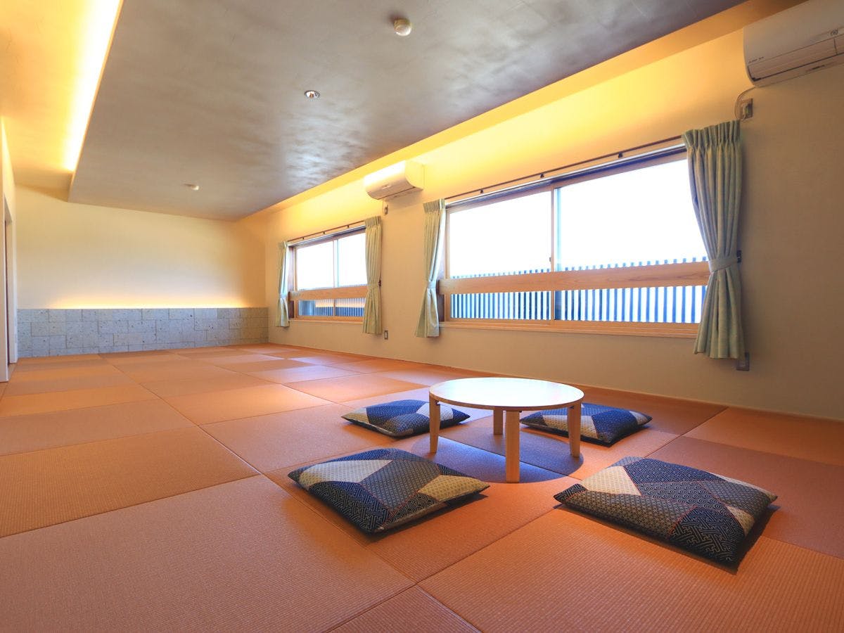 Accommodation with a View of Fishing Fires - Hinode-so