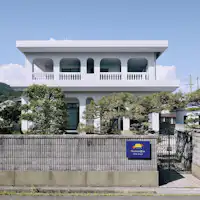 ด้านหน้าอาคาร