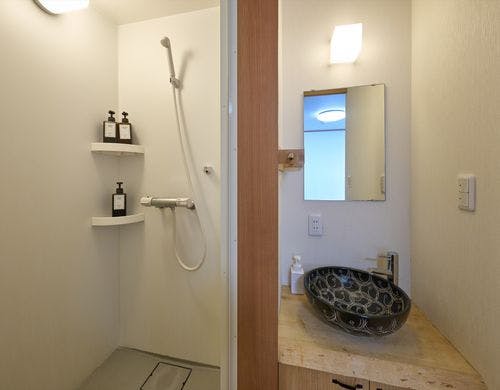 2階：洋室シャワールーム