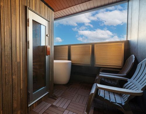 露天デッキには個室サウナ&水風呂完備