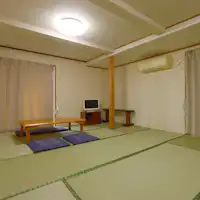Kamar bergaya Jepang yang luas (14 tatami)