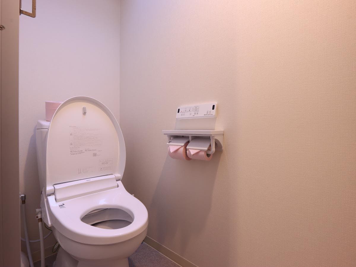 Toiletnya bersih dan terawat.