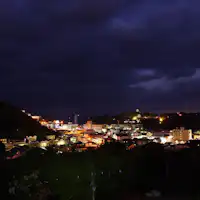 Nikmati dan rileks dengan pemandangan malam yang terlihat dari Hamayuu...♪