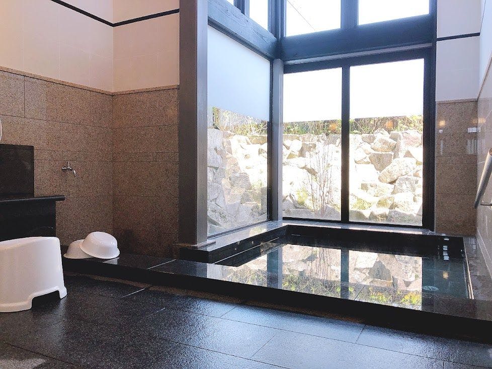 ห้องอาบน้ำ (สำหรับผู้หญิง)