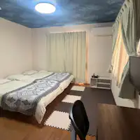 ห้องนอนชั้น 2 พร้อมพื้นที่ทำงานครบครัน