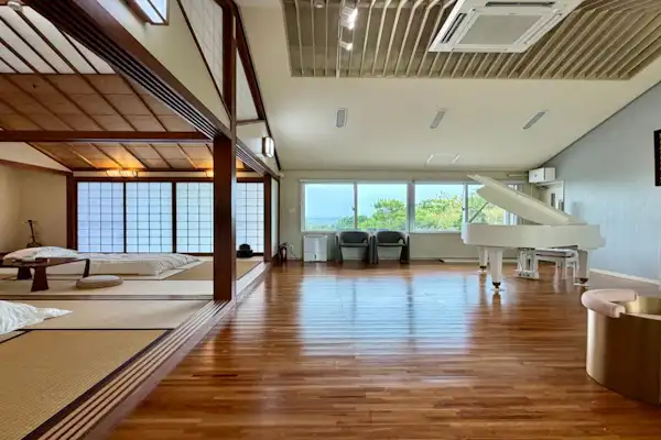 Kamar bergaya Jepang dan kamar bergaya Barat