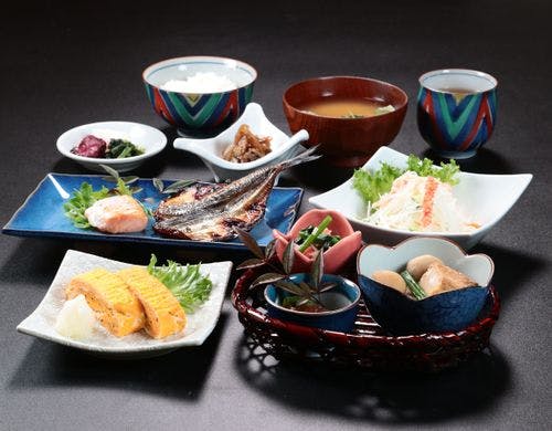 料理_朝食_全体_グレードアップ