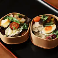 Sarapan (bento dalam kotak kayu magewappa)
