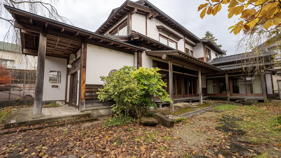 Stay and Discover Sanrakuso