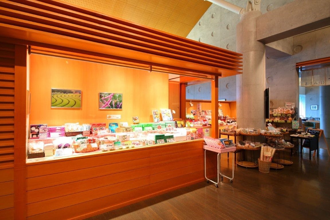 ร้านค้า (08:00–19:00)