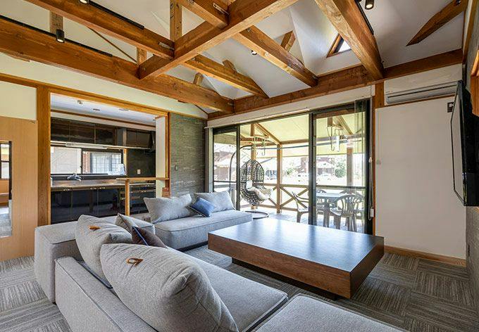 Living Room (Buildings 4 and 6)