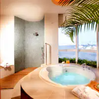 女性专用按摩浴缸房