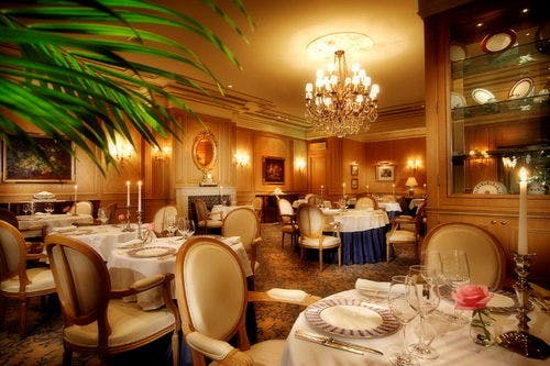 法国料理“Azure”