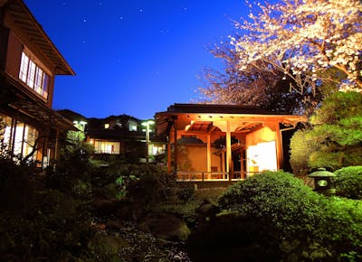 あたみ石亭別邸　桜岡茶寮