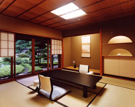 ตัวอย่างห้องพักพร้อมอ่างอาบน้ำกลางแจ้ง