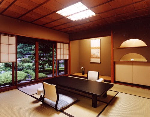 「露天風呂付離れ家」の専用露天風呂の一例