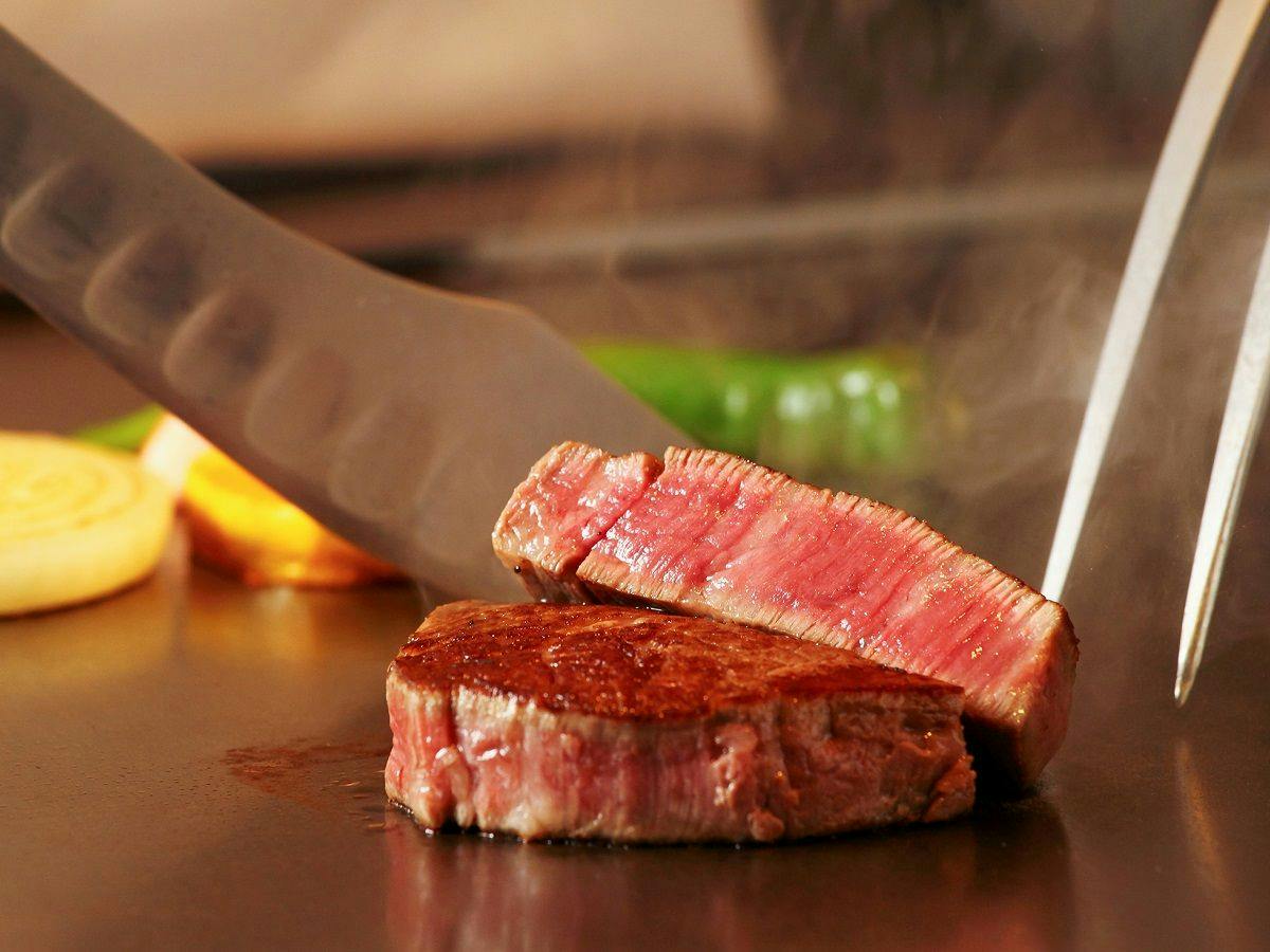 ※食のロイヤル※「鉄板焼 葵」で愉しむ黒毛和牛ステーキディナー～2食付～（1部 17:00～）