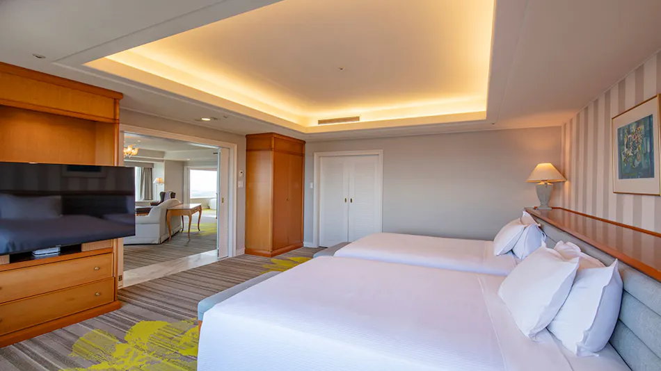Phoenix Seagaia Ocean Tower