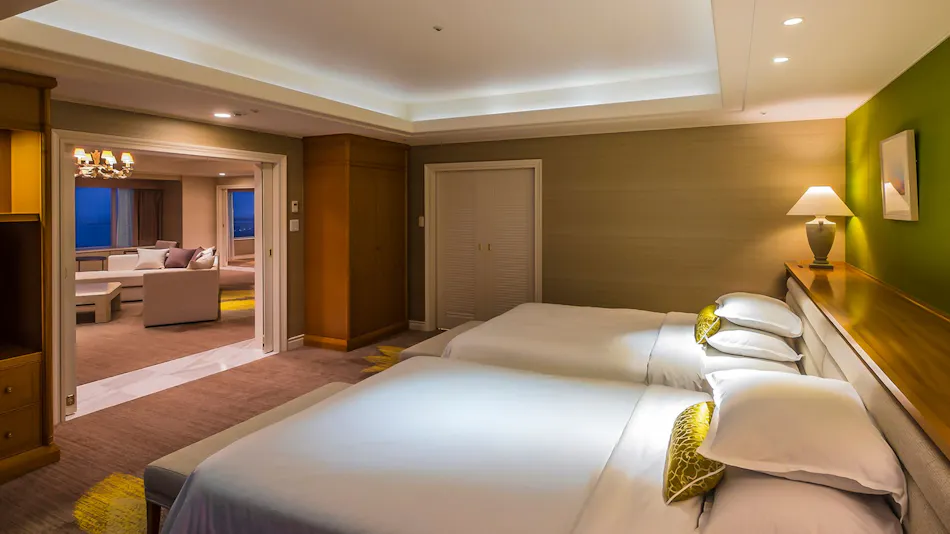 Phoenix Seagaia Ocean Tower