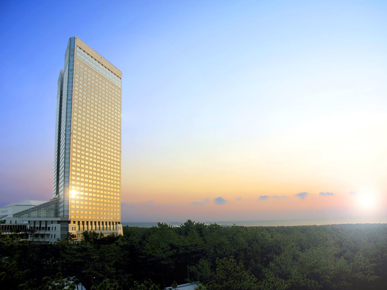 朝日に照らされるシェラトン
