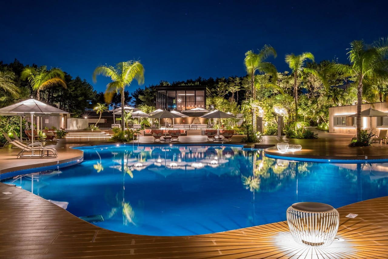 大人を愉しむ水辺のリビング