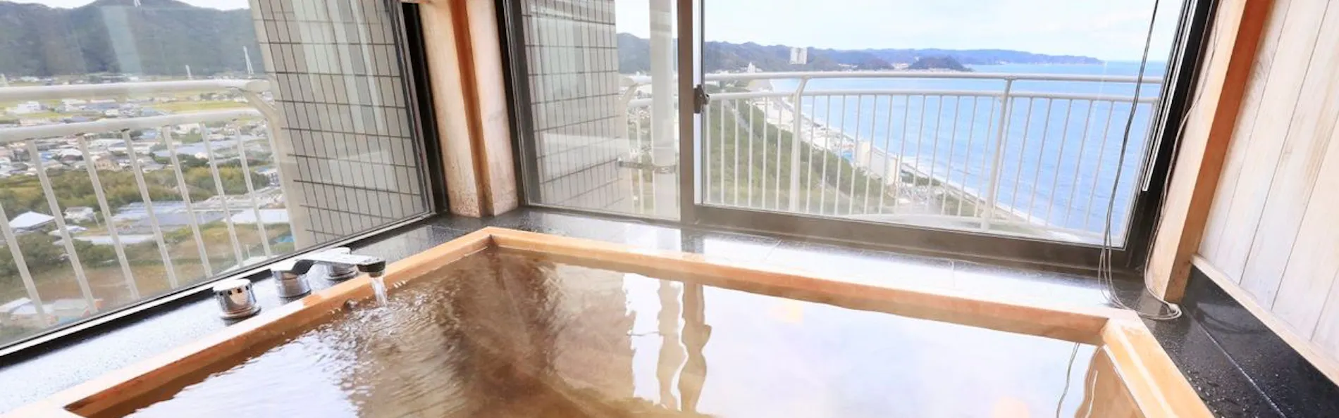 鴨川グランドタワー