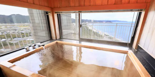 鴨川グランドタワー
