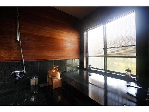 青磁　天然温泉内風呂