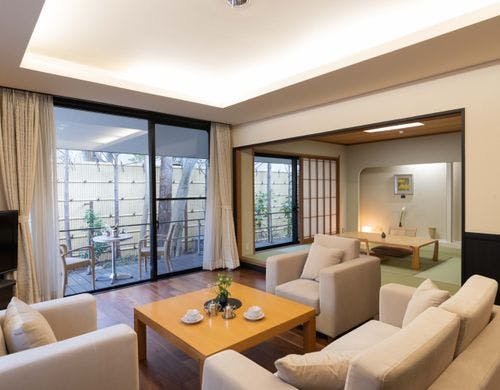 絹　和室：8畳+1畳