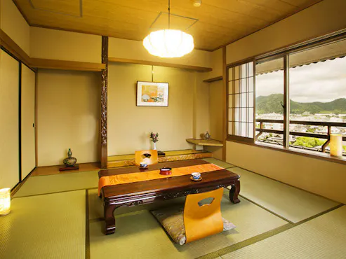 ■Kasoutei 8 Tatami■ A calm and serene guest room.