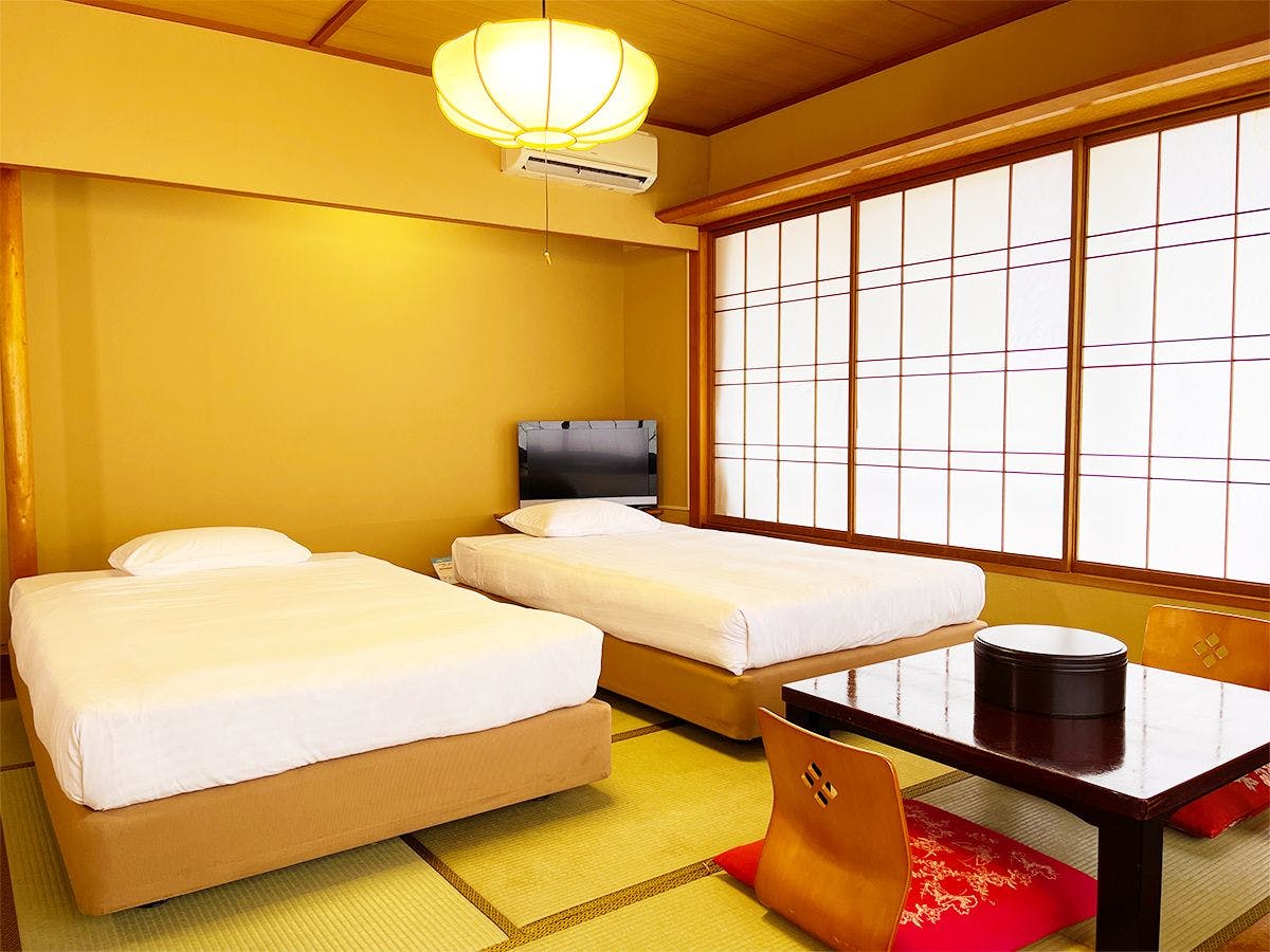 "Kasuitei - Example of Japanese-Style Room with Beds"