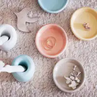 ~小物置きを全室にご用意致しました~