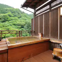 อ่างอาบน้ำกลางแจ้งไม้คิริ/ฮิโนกิ