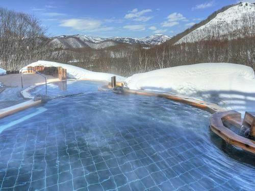 Musim ski [termasuk pas lif sah sepanjang penginapan] 1 malam 2 hidangan “Italian Minakami”  
Nikmati sajian dengan elegan di restoran tingkat paling atas