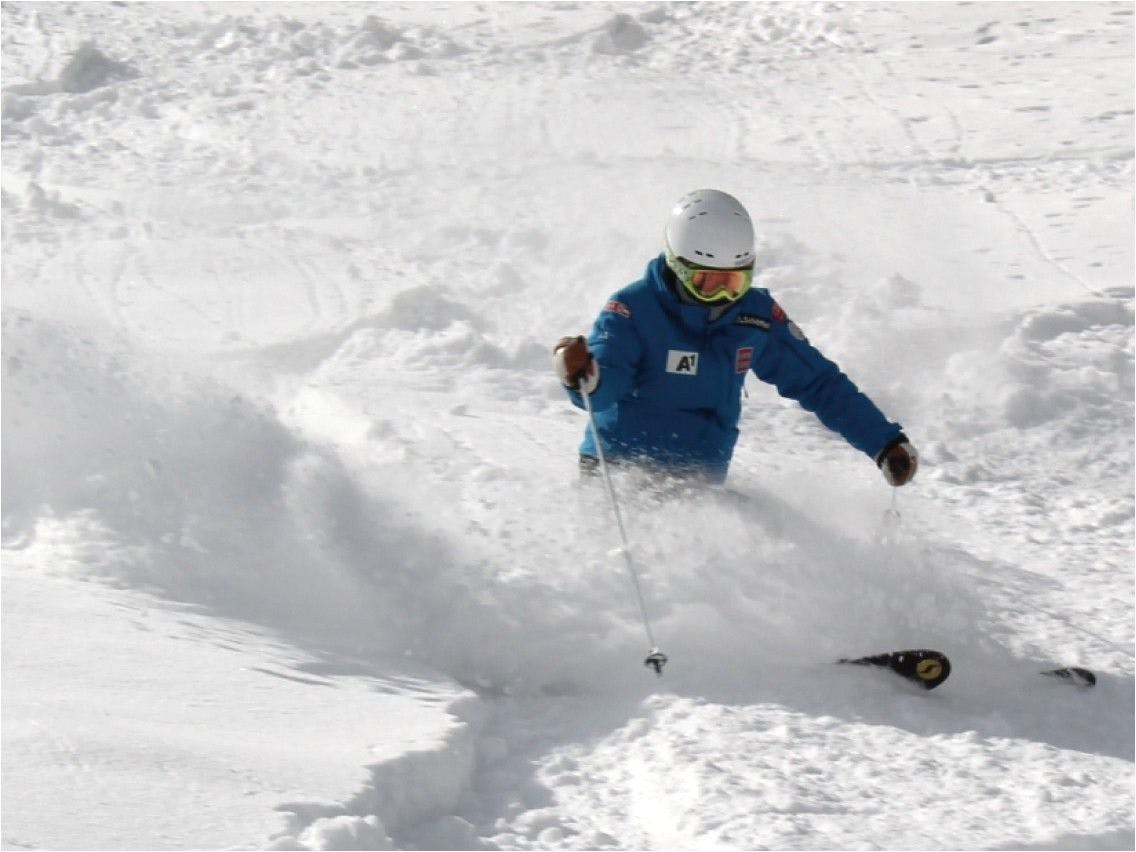享受極致的粉雪樂趣