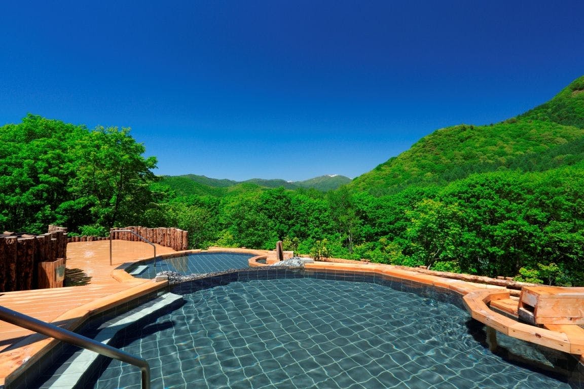 [No Dinner / 1 Night with Breakfast] Unwind in the Onsen and enjoy a relaxing Japanese and Western breakfast buffet in the morning.