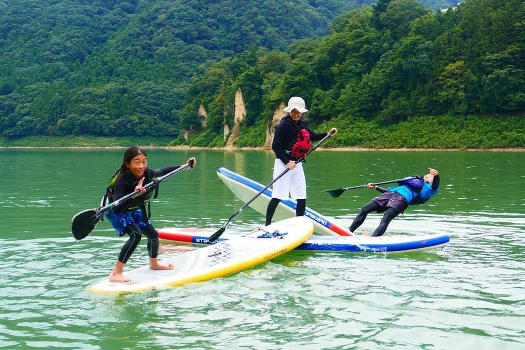 4歳から参加OK！【SUP（サップ）】自由気ままに湖面クルージング！注目のSUP半日体験 1泊2食付
