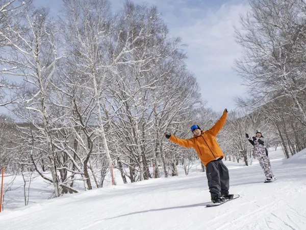 Ski Season Opening: Dinner Buffet (Free All-You-Can-Drink) — Get Great Deals on Lift Tickets & Kids Park Passes!