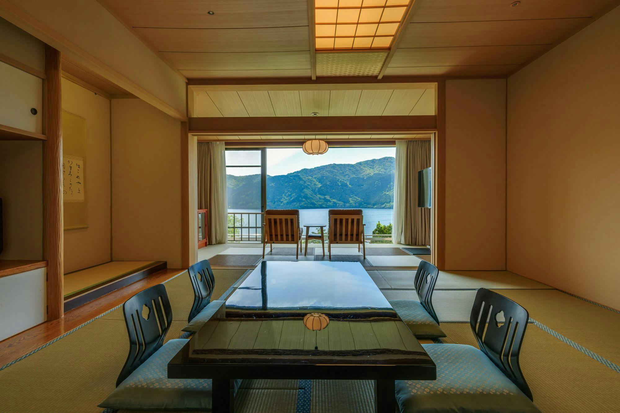 湖畔和室