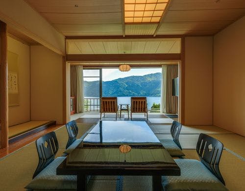 湖畔和室