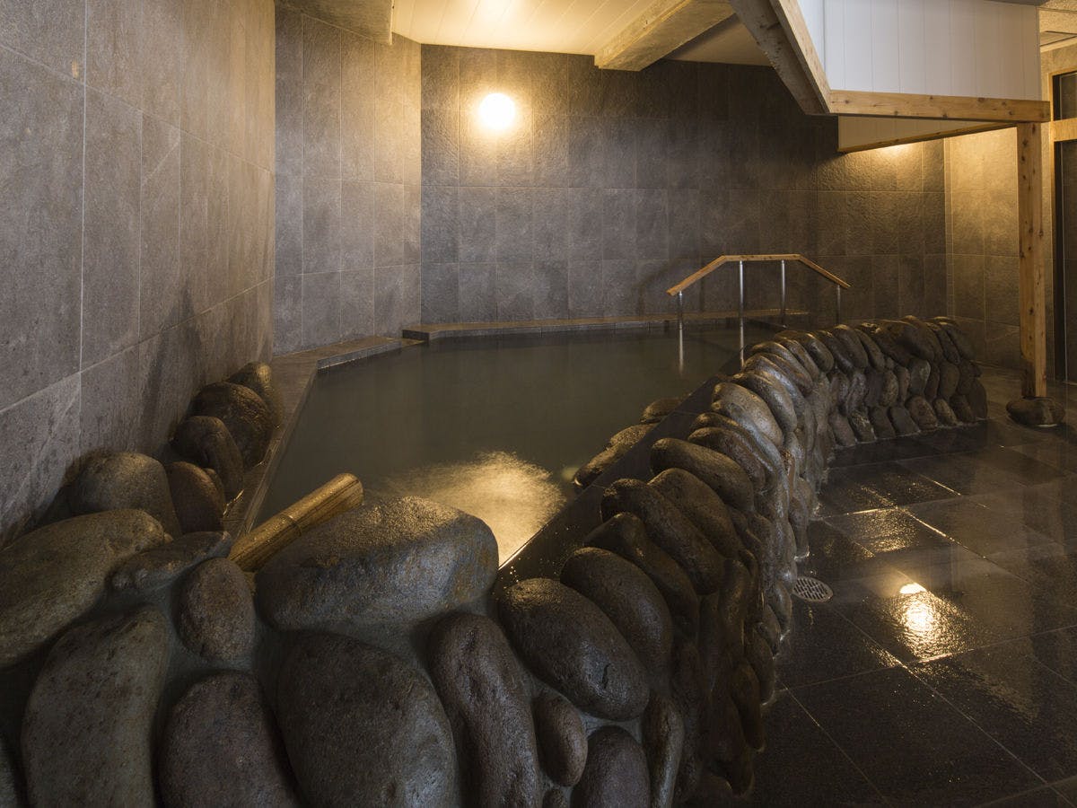 Pemandian besar baru: Lantai 1, pemandian 'Chi', bak mandi hidrogen.