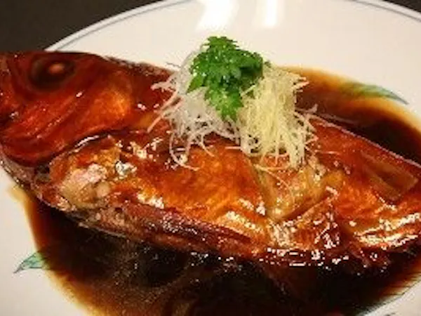 【食事処】伊豆相模の金目鯛をふっくらほくほくの姿煮に!金目鯛姿煮付プラン
