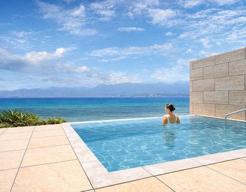 ヴィラ 客室プール