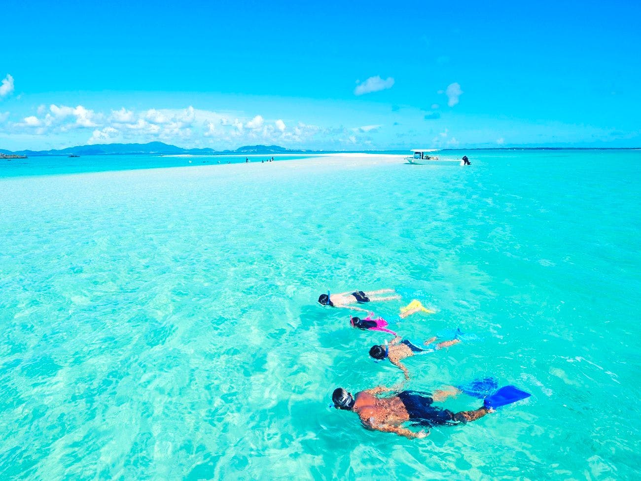 Snorkeling & Phantom Island Tour