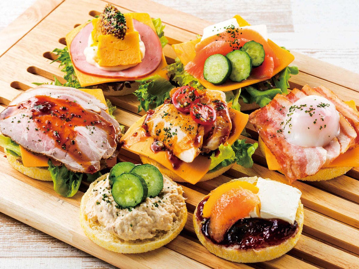 朝食（セルフマフィンサンド）