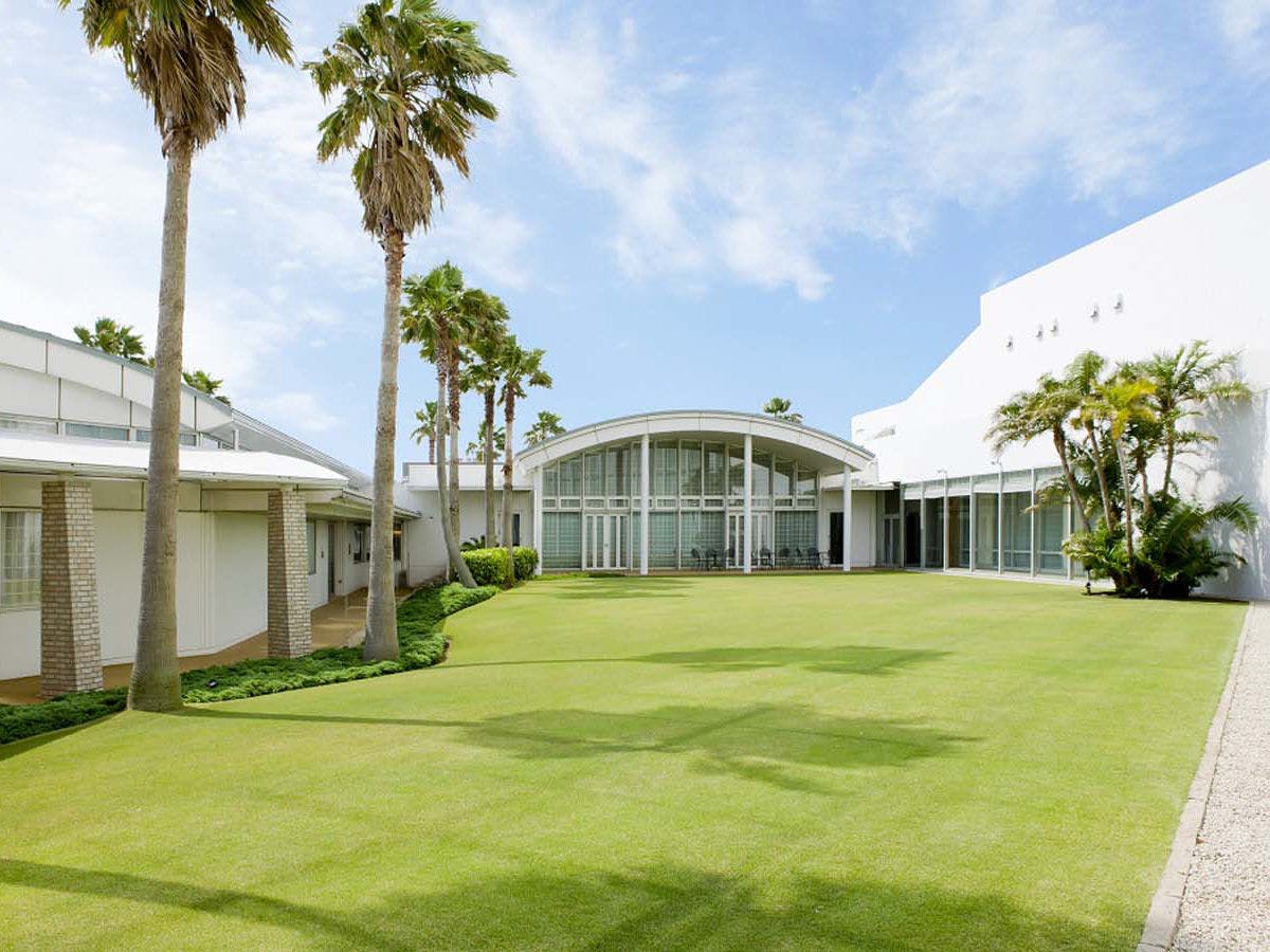 【エミオンタワー】中庭